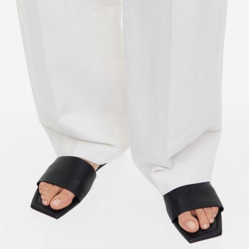 H&M Flats